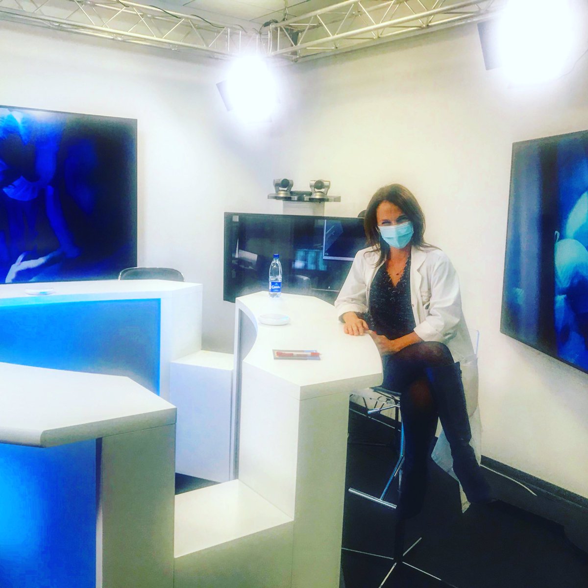 surgery_ai's tweet image. There are many wondrous things to behold at IRCAD in Strasbourg! Professor Silvana Perretta, one of our Editors, showing where their webinars are filmed. #silvanaperretta #artificialintelligencesurgery