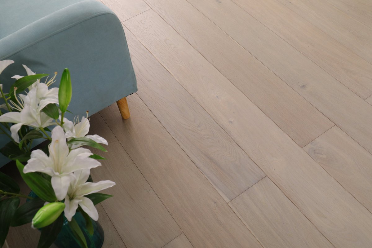 Scone
Oak Engineered Flooring
ABC grade
15/3x190x1900
Email : hoque@alifloors.com, myalifloors@gmail.com
Contact : +8613867292344 (WhatsApp,Wechat)
#oak #oakflooring #engineeredflooring