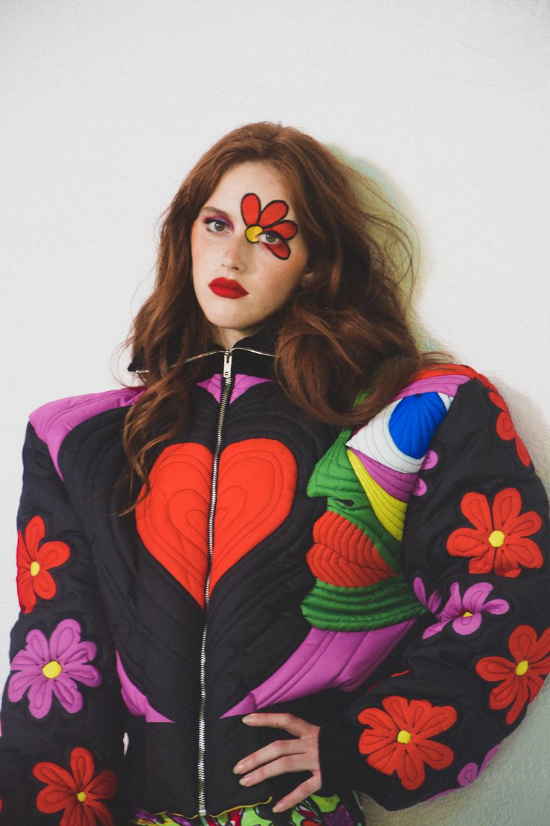 Charles de Vilmorin, jeune photographe et designer à l'univers exubérant et psychédélique, a lancé sa première collection pendant le 1er confinement. Il apportera un nouveau souffle à la maison Rochas car il vient d'y être nommé directeur artistique. 
#Rochas #artdirector