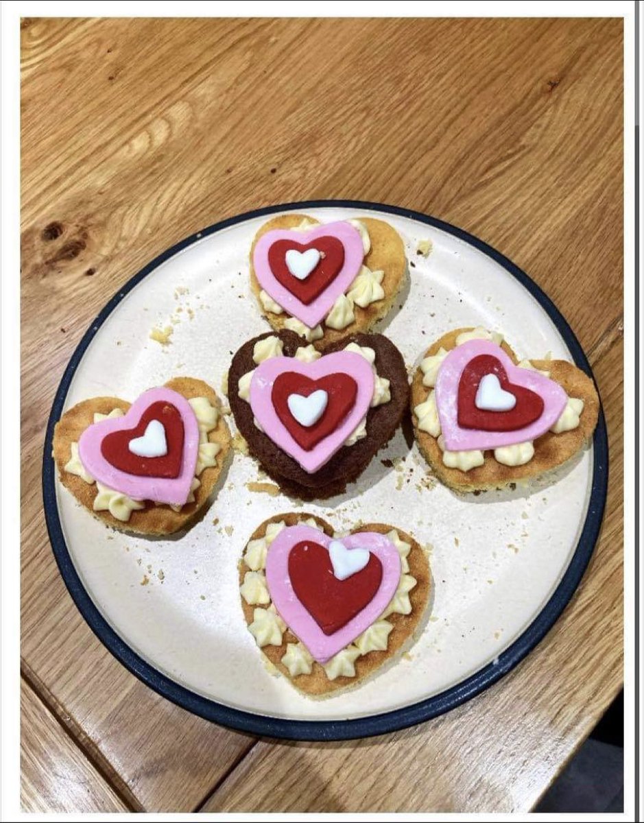 MonifiethHighHE's tweet photo. Our final few entries for our Valentines Challenge! 🤩
.
Well done to Niamh, Rebecca and Eve! 📸🤩
.
We will be announcing our Top 3 Entries this afternoon! 🥇🥈🥉 https://t.co/zJdX1FyzuH