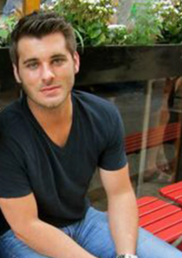 This is Shayna Hubers's vic, Ryan Poston, a 29yo attorney from Fort Mitchell, Kentucky (& his dog, held by his father after his son's murder).Victim blaming? Yes. Hubers tried to paint him as emotionally abusive and claimed history of DV and self-defense on the 911 call.11a/