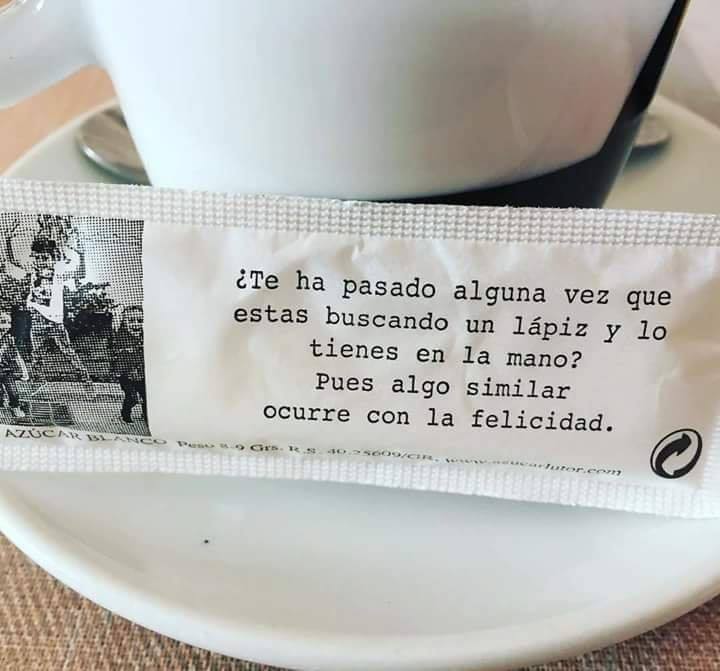 "Pensaba en lo lleno que está el mundo de coincidencias, en cómo todos esperamos algo".
"La señal que se espera", Antonio Buero Vallejo