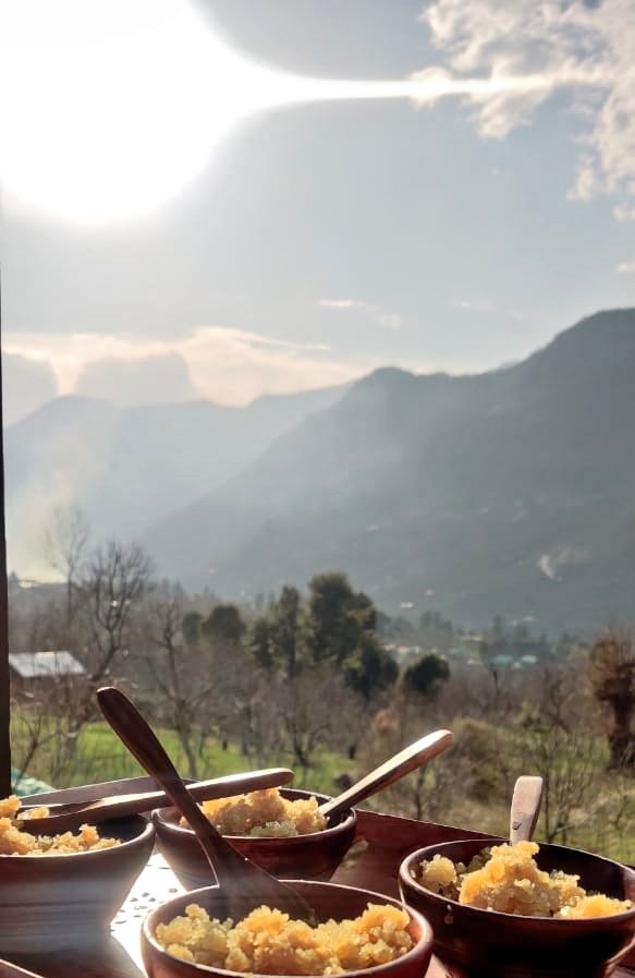 LagomStay's tweet photo. Enjoying the afternoon sun with a pahadi sweet dish called Nishasta https://t.co/l6OYvB5eKp