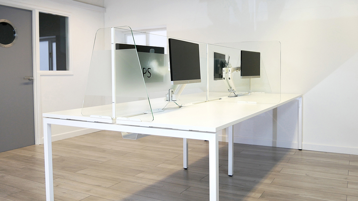 TRANSFORM YOUR WORKPLACE WITH GLASS SCREENS (rather than ceilings!) Maximise light and visibility with our new IPS glass desktop divider screens.
✓ Support infection control
✓ Improve room acoustics
✓ Customisable manifestation
#officefurnituretrends