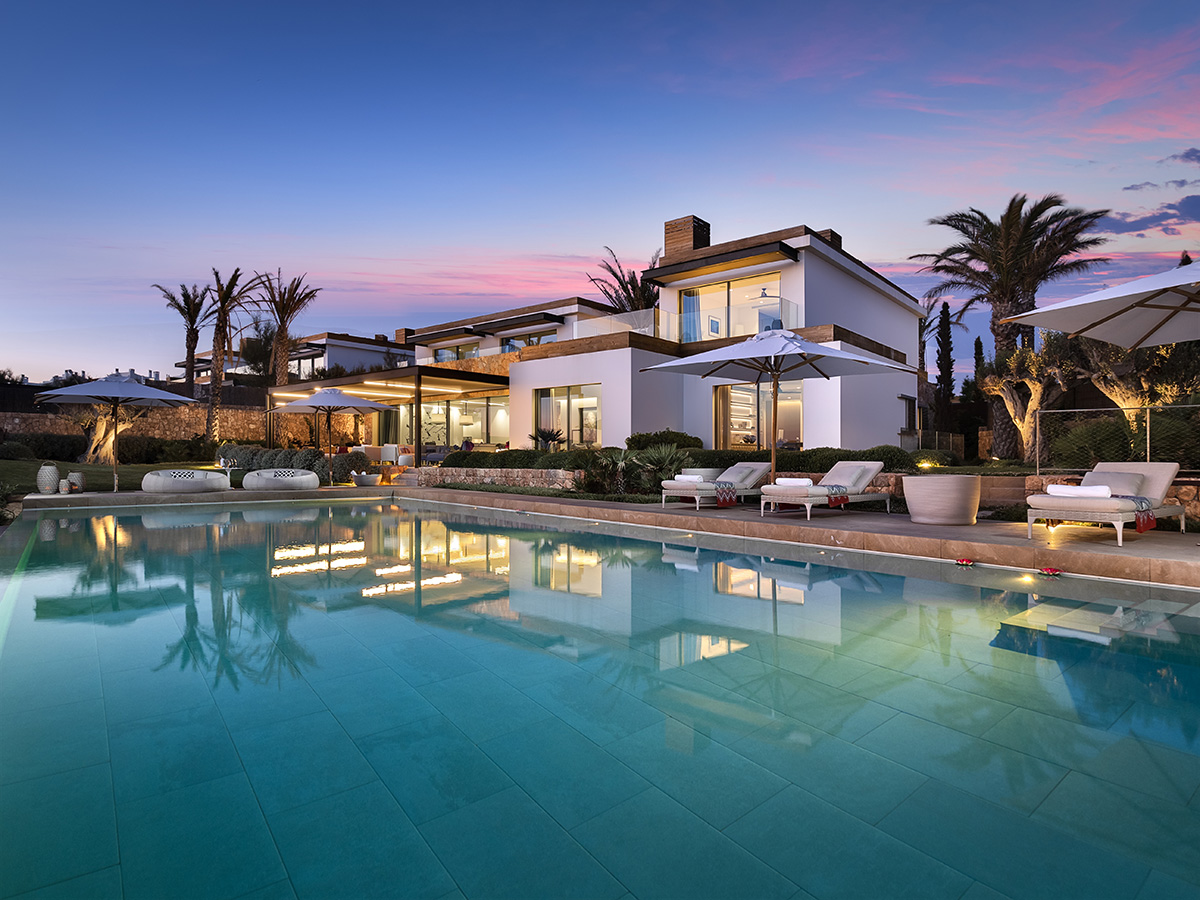 Stability of value of residential real estate in #Majorca in times of Corona. More here: engelvoelkers.com/d/7LeU/