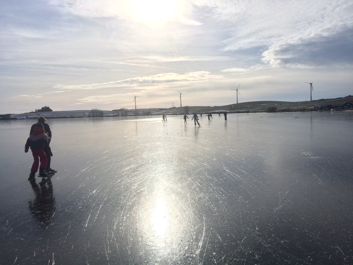 Na nog wat dagdromen over afgelopen w-end (schaatsen op Spaarne en Mooie Nel), terug naar de realiteit: Morgenwereld is op zoek naar merken met ambitie, ook in de sport! We helpen graag bij het bepalen van de strategische richting. 

Check onze site: morgenwereld.nu/voor-wie/sport…