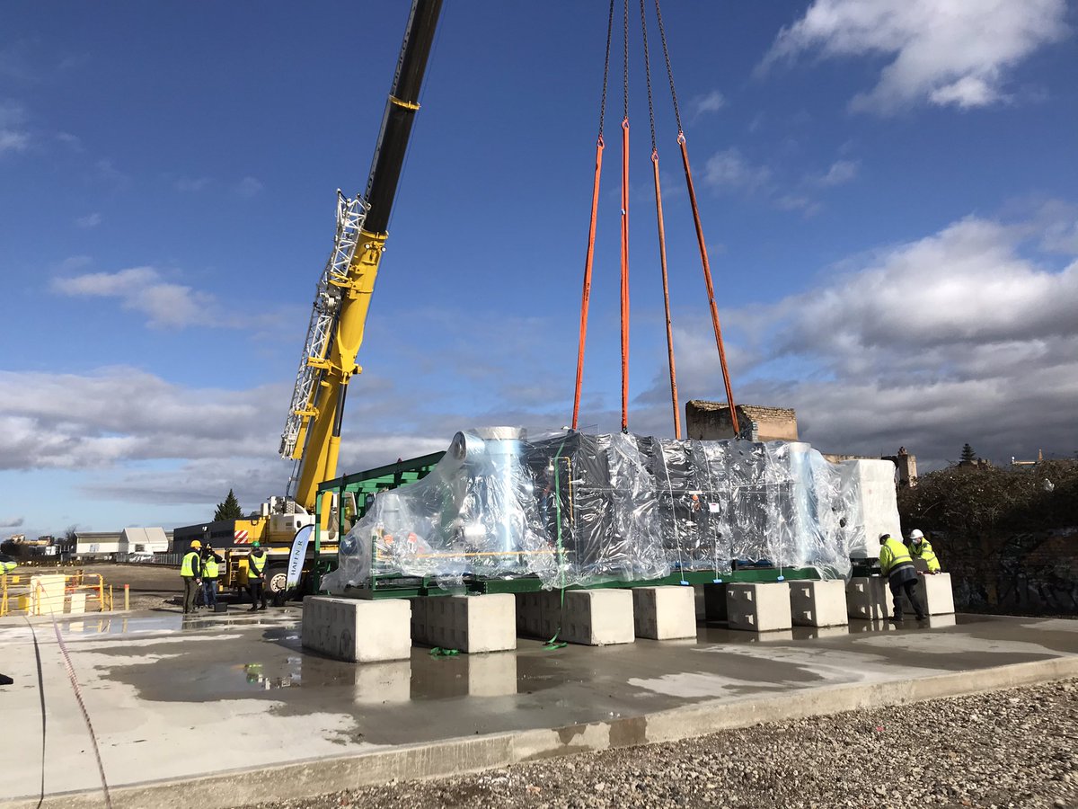 R_GDS_'s tweet photo. #R_HYNOCA étape majeure 🏗 👷‍♂️avec l’arrivée du Skid-1 de @HaffnerEnergy aujourd’hui sur le site R-GDS ! Premiers essais de production d’#hydrogène vert au printemps ! 🌱 https://t.co/qm32ujN8Sw