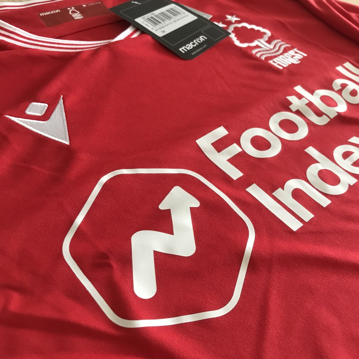 Beyond the great fit, and classic  @MacronSports design that riffs off the  @umbro 76-77 design here, I've wanted to get my hands on a  @NFFC shirt for a little while... #NFFC  #Forest