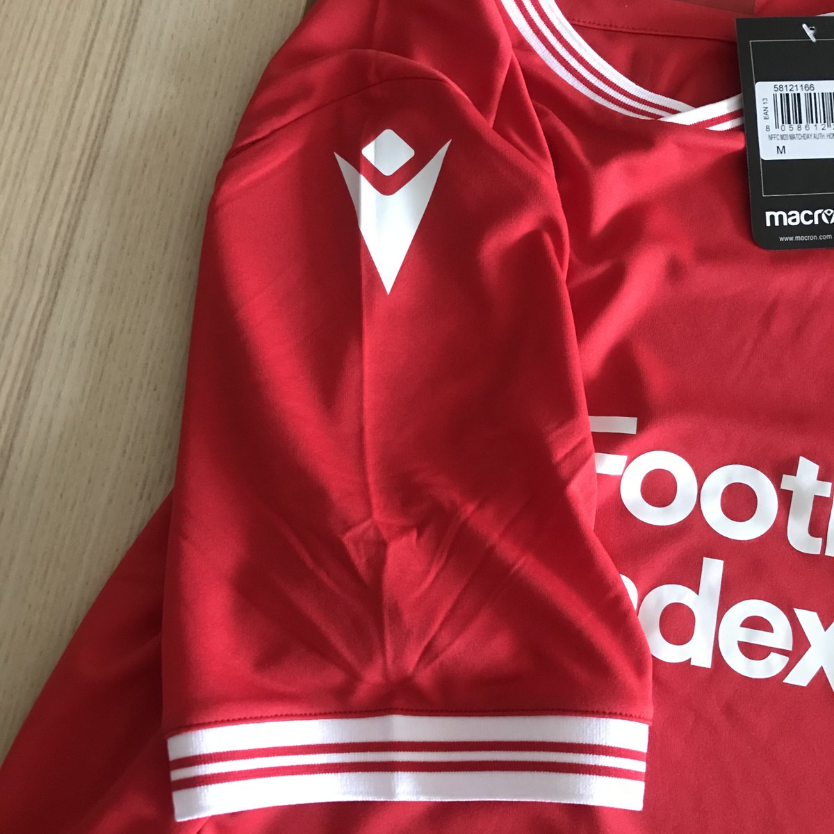 Beyond the great fit, and classic  @MacronSports design that riffs off the  @umbro 76-77 design here, I've wanted to get my hands on a  @NFFC shirt for a little while... #NFFC  #Forest
