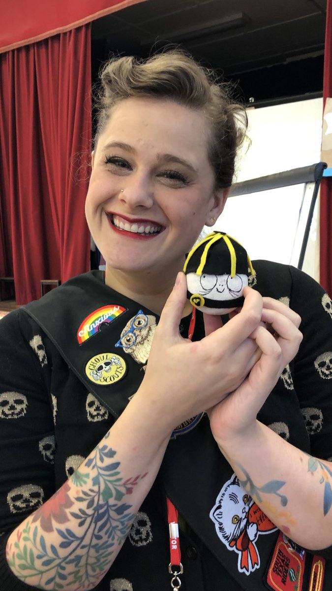 guppybooks's tweet photo. This time last year the awesome @taylordolanart visited the UK and managed to entertain over 1000 children AND get home to the US just before lockdown. If any school is interested in a WBD video DM for more detail 💛Ghost Scouts unite! @OMaraBooks https://t.co/9mH4tws7yv