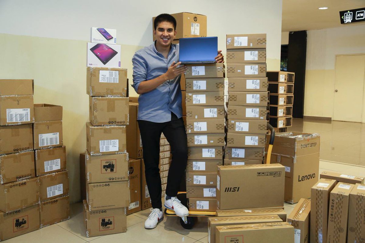 SyedSaddiq's tweet image. WE DID IT!

Almost 1000 students registered for #ThunderBOLD with ~RM200,000 raised for Muar!

Saya beli ~400 tablets yang berkualiti bagi 400 keluarga yang memerlukan di Muar.

Thank you everyone!!! Could not have done this without your never ending support.

JALAN TEGAK 🇲🇾