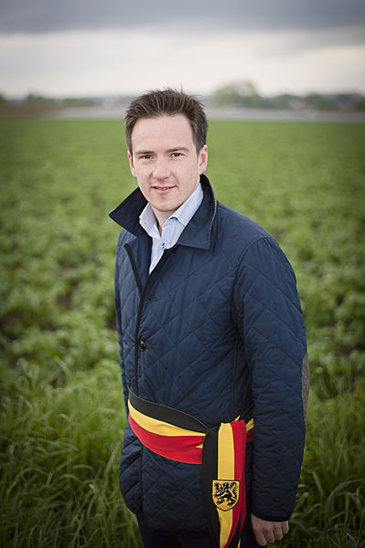 MarcelVervaeck's tweet image. #OVLD #FrancescoVanderjeugd: plaats 4 =&amp;gt;18.000 stemmen, meer dan plaats 2,3, door lijststemmen ging de derde zetel alsnog naar zijn collega uit Brugge. Hierdoor kwam er een voorlopig einde aan zijn loopbaan in het Vlaams Parlement.
Uittredingsvergoeding om niets te doen: 97.427€