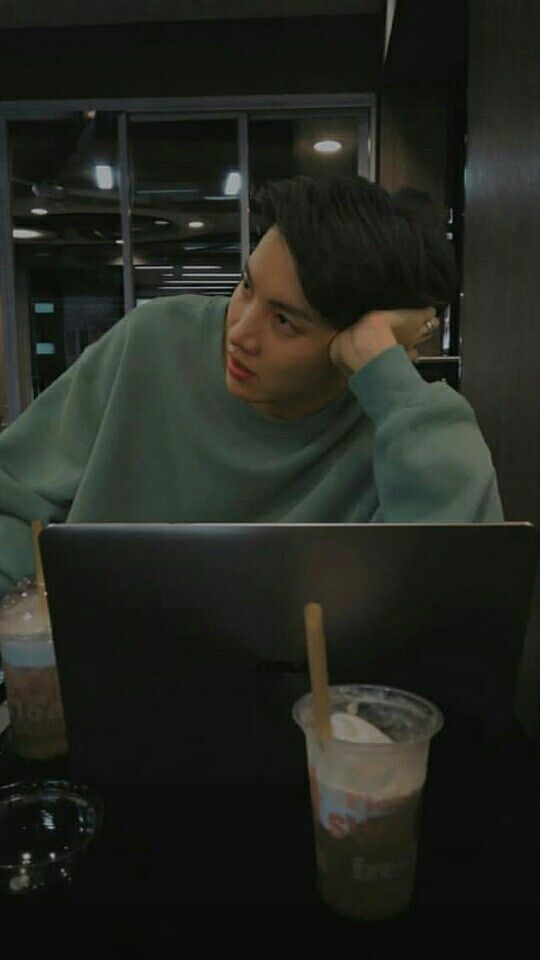 xxmyg's tweet photo. Happy birthday luv, uri sunshine✨💜
Be happy bby😗

#JhopeDay #happybirthdayJHOPE #HappyBirthdayHoseok #내_세상은_호석으로_물들어 https://t.co/trvtFI42YQ