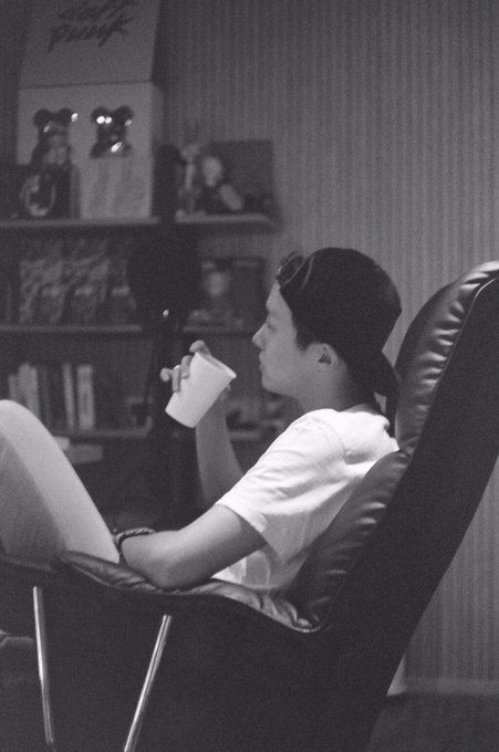 xxmyg's tweet photo. Happy birthday luv, uri sunshine✨💜
Be happy bby😗

#JhopeDay #happybirthdayJHOPE #HappyBirthdayHoseok #내_세상은_호석으로_물들어 https://t.co/trvtFI42YQ