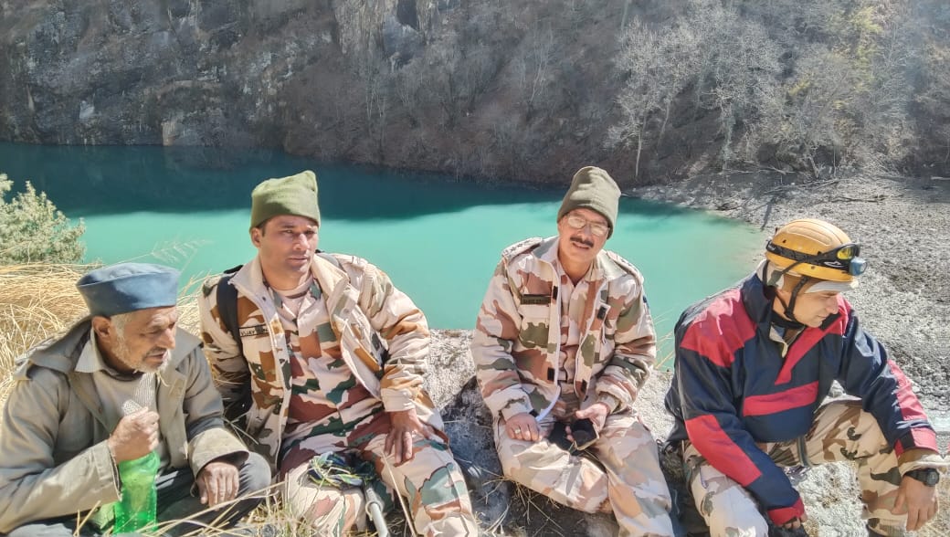 In pictures: ITBP team reached murenda where a natural lake is formed after recent floods in  #Chamoli, Uttarakhand.  #Himveers