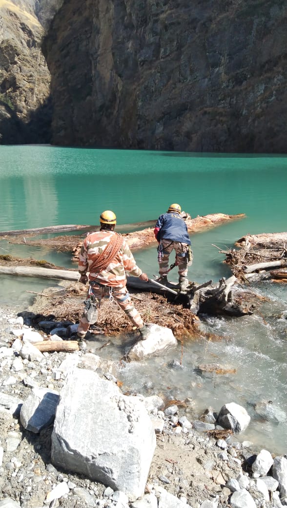 In pictures: ITBP team reached murenda where a natural lake is formed after recent floods in  #Chamoli, Uttarakhand.  #Himveers