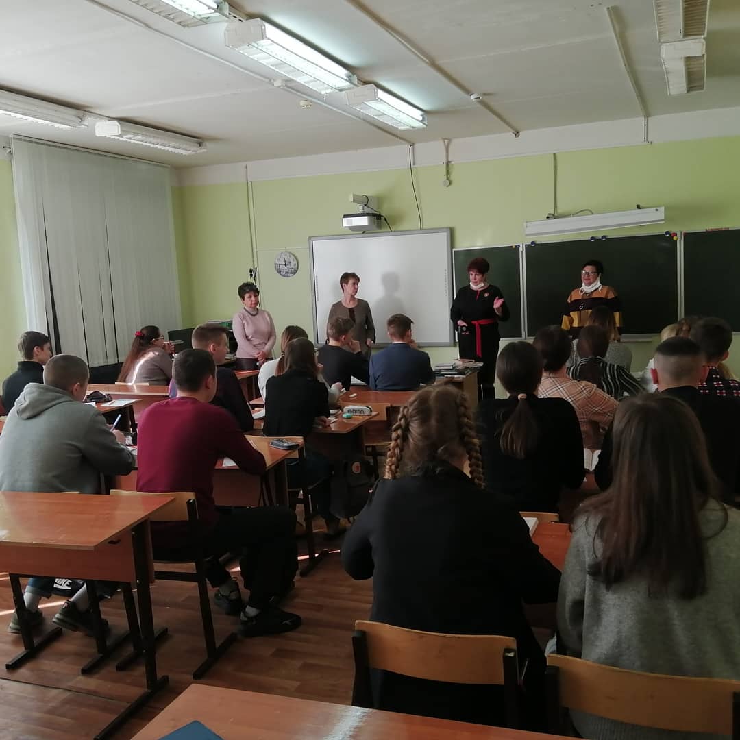 Мониторинг качества предоставляемого бесплатного горячего питания в СШ №1 г.Приволжска. 
Проведён опрос обучающихся 3, 7, 11 классов, их предложения и замечания будут взяты в работу.
#ЕР37 #Новаяшкола #Приволжск #ИвановскаяОбласть