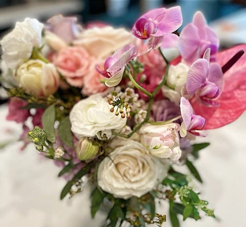 GOLDQUEEN2's tweet photo. 🌸💐🌺🌷🌹 https://t.co/Ze6LUhVxyN