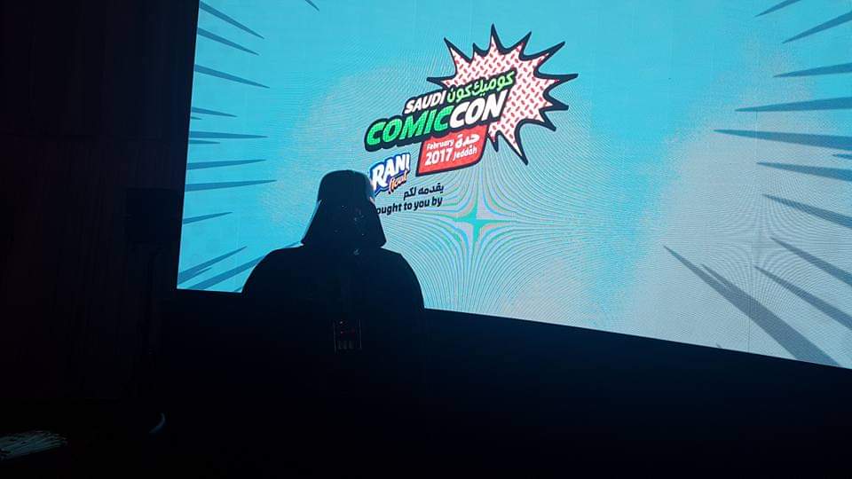 JorgeFoley1977's tweet photo. Momentazos en la #SaudiComicCon hace 4 años. Le comimos la cabeza a @quiethandfilms #GiancarloEsposito para que dejara los pollos hermanos y se pasara al lado oscuro. Nos hizo caso #TheMandalorian #MoffGideon #SaudiArabia https://t.co/0FoqKoYCDm