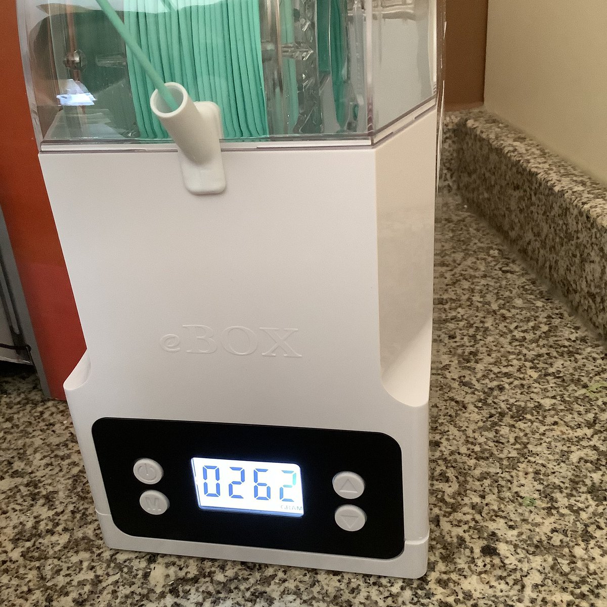 bon3d_Esp's tweet photo. Probamos el secador de @esun3dprinting muy completo pequeño pesa bobinas y a buen precio #humidity #3dprinting #filamento #impresora3D #3d #filamento3d #3dfilament #3dprinted #3dprint #3ddesigs #3dprinter #3dprints #modelos3d https://t.co/frTgakzUBo