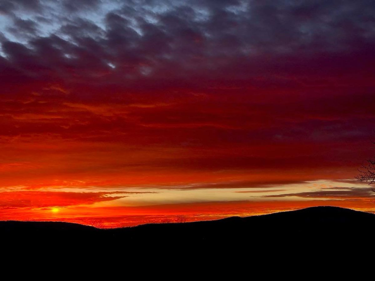 Sunrise from our back porch overlooking the Shenandoah. @FrontRoyal_VA