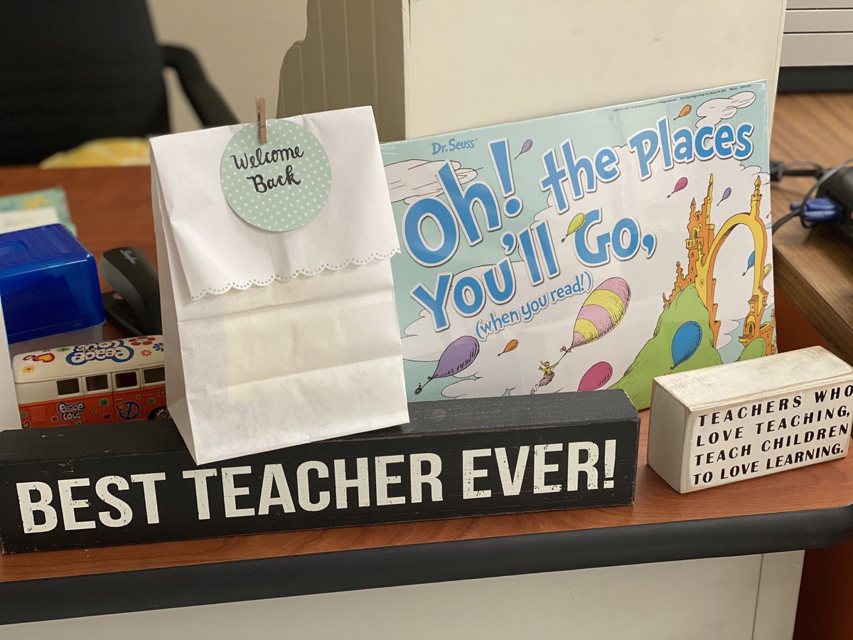 Welcome Back, LES Teachers &amp; Staff ! 💛💙

You have been missed ! We hope these “Welcome Back” goodie bags make you smile today ! 🥰

“Persevering Attitudes Will Succeed ! ROAR !” 🐯

#AACPSAwesome <a href="/LinthicumES/">Linthicum Elementary</a>