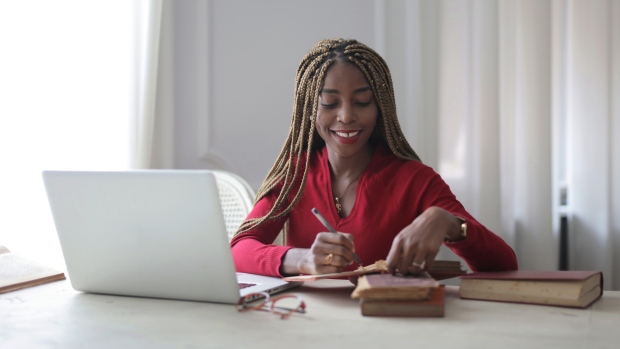 jl_wealth's tweet image. You may be able to claim up to $400 on this year’s tax return for work-from-home expenses. Learn more about the new deduction here. ow.ly/Hgil102wVei