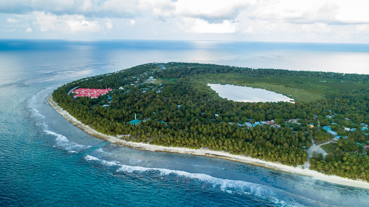 Остров кавер. Атолл Адду озеро. Остров Cover. Остров день 6. Fuvahmulah Мальдивы фото.