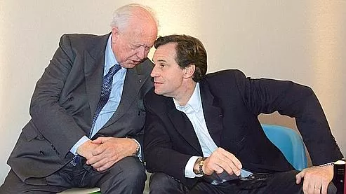 Membre du RPR (dont il est l'un des secrétaire généraux à partir de 1998 et vice-président du groupe parlementaire à l'AN) et de l'UMP.Élu aux élections cantonales de 1992, il devient le 1er adjoint de Jean-Claude Gaudin 3 ans plus tard, lorsqu'il est élu maire de Marseille.