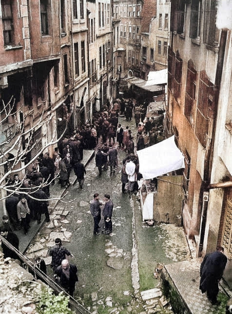 nadir tarihi fotograflar on twitter karakoy kemeralti genelevi sokagi istanbul 1957 foto ara guler https t co mki3c77iok twitter