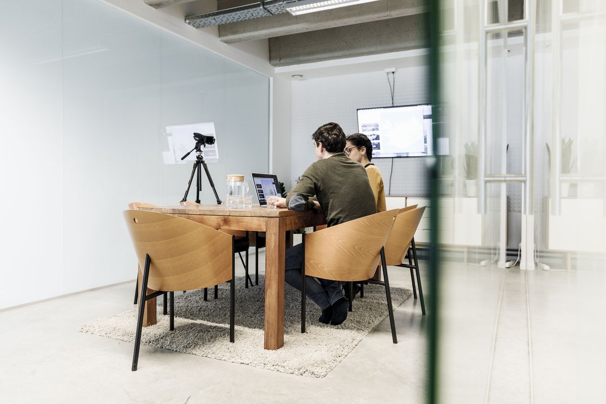 In our latest blogpost <a href="/stinavanhoof/">stina</a> shares 3 ways to involve the user in the design process:
1.🗣 Hear feedback directly from end users
2.👀 Show, don’t tell
3.♟ Base strategic decisions on user needs

Read the article here: knightmoves.be/thought/?slug=…
#servicedesign #usercentred
