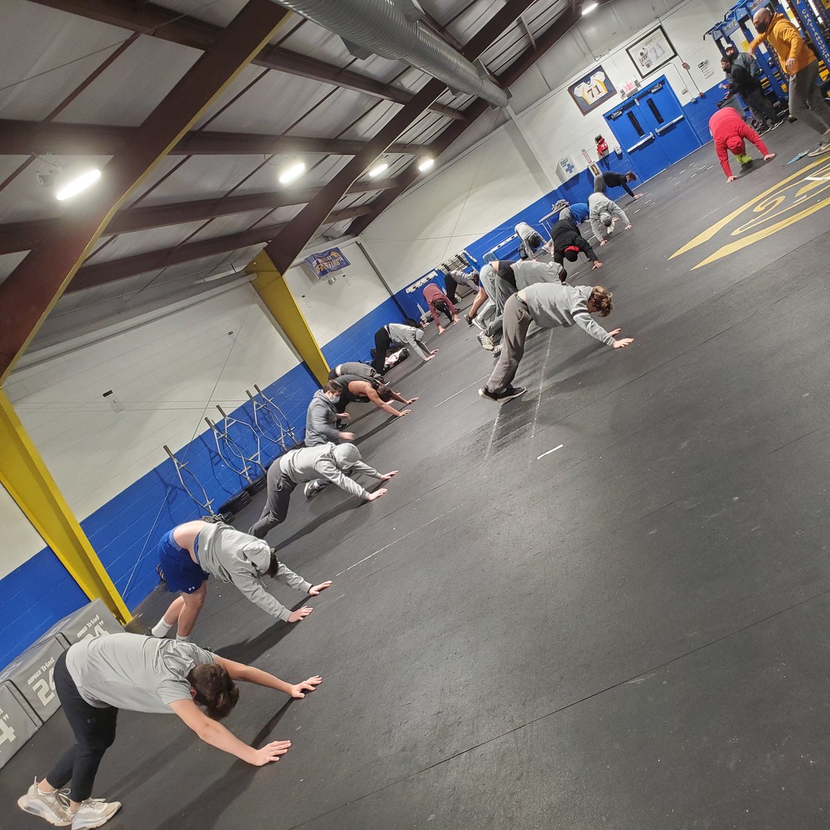 CoachMaloneFB's tweet photo. Really excited about my first off-season as a HFC. Coaches and players are buying in and winter πββοΈ numbers are growing on a day to day basis. I love the πͺ we are headed in. @HoochFootball
#Winterworkouts
#BuildingRealMen
#L.F.O.W.M.2οΈβ£1οΈβ£ https://t.co/R3L6CRwvI7