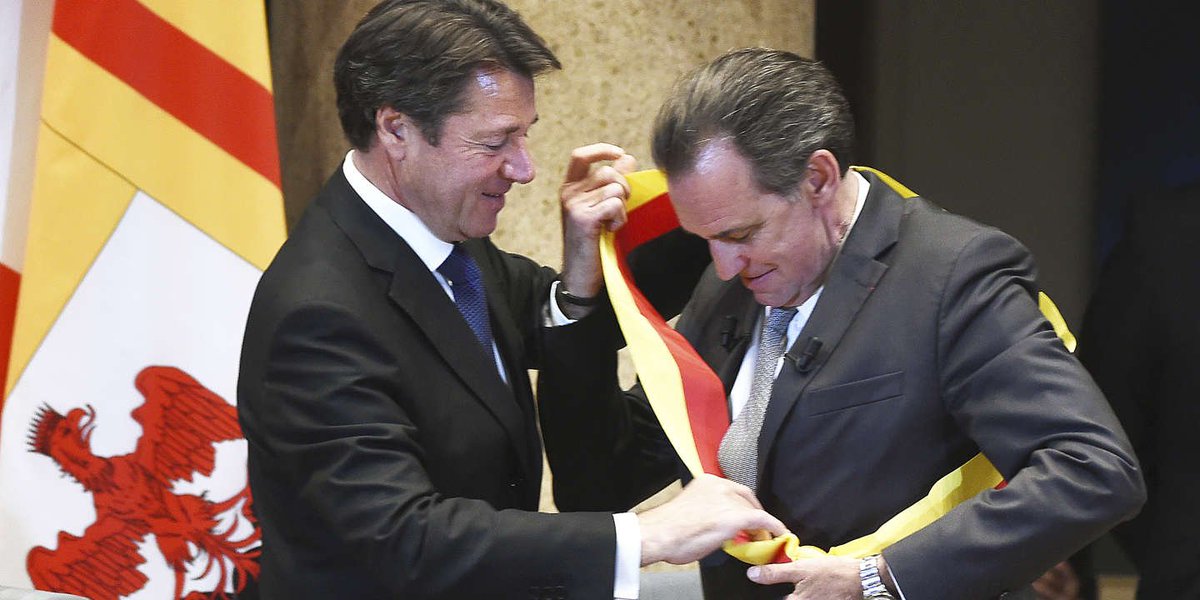 En 2017, Estrosi démissionne de la Présidence du conseil régional de PACA.Muselier ne manque pas de saisir une si belle opportunité. https://lepoint.fr/politique/christian-estrosi-les-dessous-d-une-demission-09-05-2017-2125959_20.php