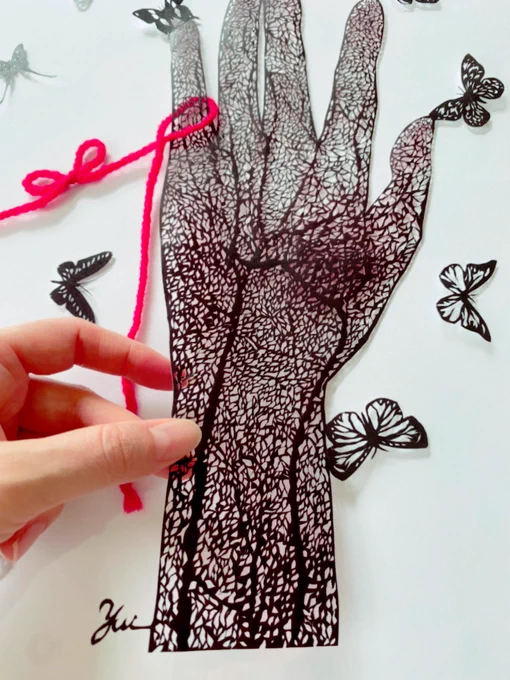 昨日の切り絵のフリートに♡、コメントありがとうございました✨絵の他にオリジナルの切り絵制作をしてます。いずれ五夏の切り絵も切ってみたい… 