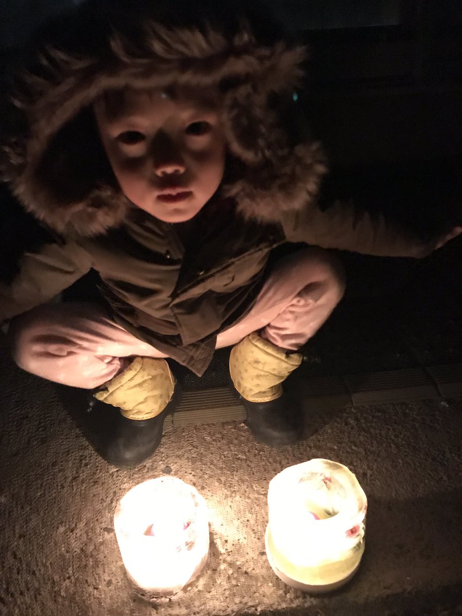 オリジナルアイスキャンドルコンテストに子供と参加してみた！

来年はコロナが収束して盛大に開催できますように🙏

#アイスキャンドルすわ
#アモールすわ
#諏訪圏JC
#コロナ過
#アイスキャンドル
#オリジナルアイスキャンドル