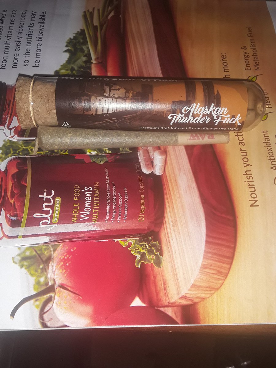 BklueCarrington's tweet photo. Alaskan ❄ Thunder ⚡ fucc 😮 for mi wake & bake #704f #charlotte we dont smoke the same #ghostgang👻💫💫 #ghostmafia👻💫💫 https://t.co/IOJWaNzf0a