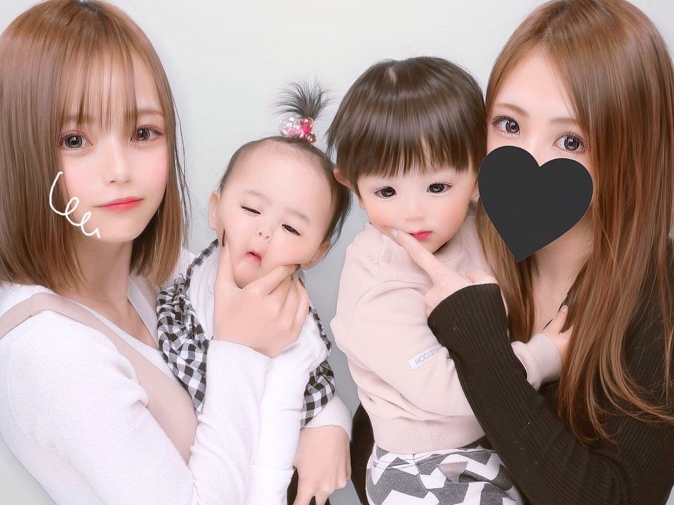 _000710's tweet photo. 琴さん初めてのプリで全然目開こうとしないの面白い😂www
ふぁみりー♡ https://t.co/sv9V9Lnvnc
