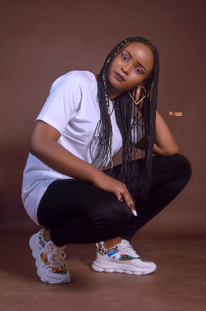 adaora_mercy's tweet photo. Holyyyyy s****t this my bae is hot😋😋😋😋😋 WCW #selfCush
#ILOVEME
#NOTIMETOHETE
#NOTIMEFORGOSSIP
#HARDWORKER
#DETEMINED
#INDUSTRIOUS
#GREATECONOMIST
#GREATCOOK
#MISSPAMPER
#NOUNENDBADGOVERNMENT
#SAYNOTONOUNBADGOVENMENT https://t.co/joEjxWMoCl