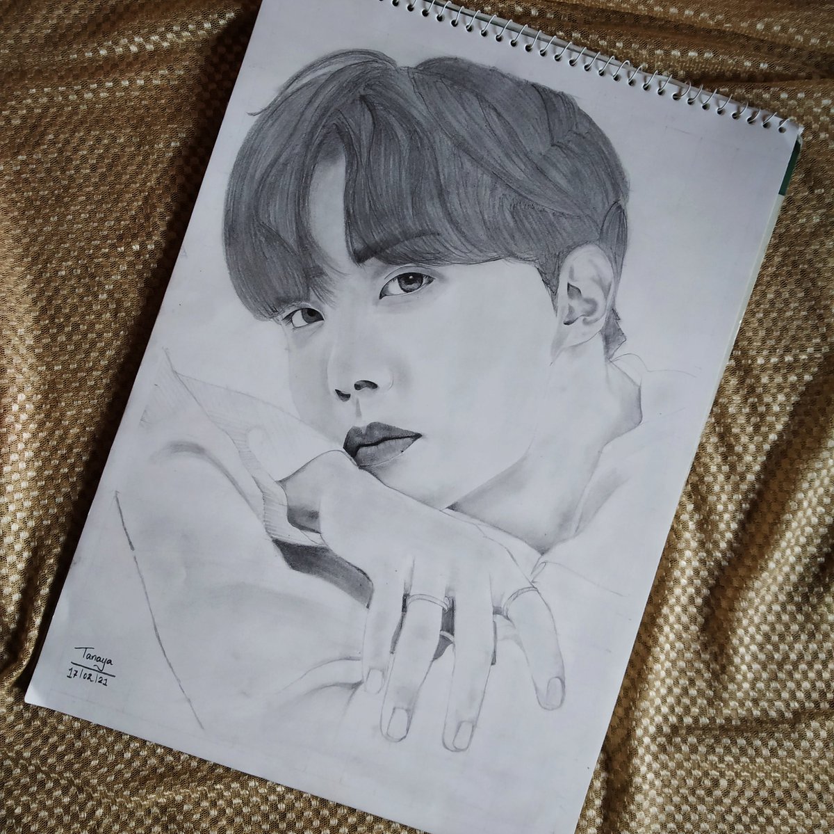 tetebootyy's tweet photo. Hey!so I made this for our hobi 💜👉👈
Unflop me please 🥺 #btsfanart #jhope https://t.co/bLxzVxJb0Z