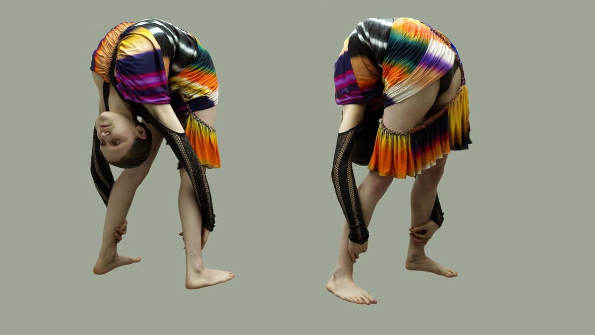 To see how this project went from #photogrammetry scans, clean-up, and digital resculpting to the final stage, check out showstudio.com/projects/cerem… Photo credit <a href="/SHOWstudio/">SHOWstudio</a>