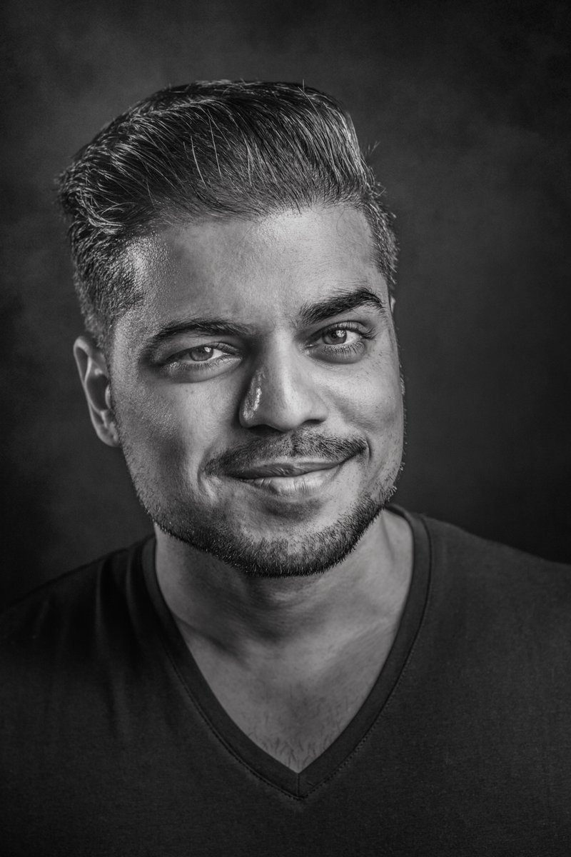 In 2020 stond Rayen Panday nog op ons podium tijdens een speciale coronaproof editie van De Lievekamp Comedynight, samen met collega's Jochen Otten, Alex Ploeg en Theo Maassen. Deze week wordt zijn show Fenomeen uitgezonden op tv. Kijken dus: zaterdag (20 feb) om 20.30u op SBS6! https://t.co/VhJF2Dvbvr