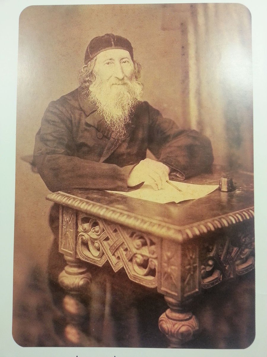 En este contexto se consolida el sionismo. Un movimiento que busca retoma la identidad nacional judía y crear un Estado judío en la tierra nativa de los judíos, la tierra de Israel. El sionismo NO se inventó la identidad nacional judía.