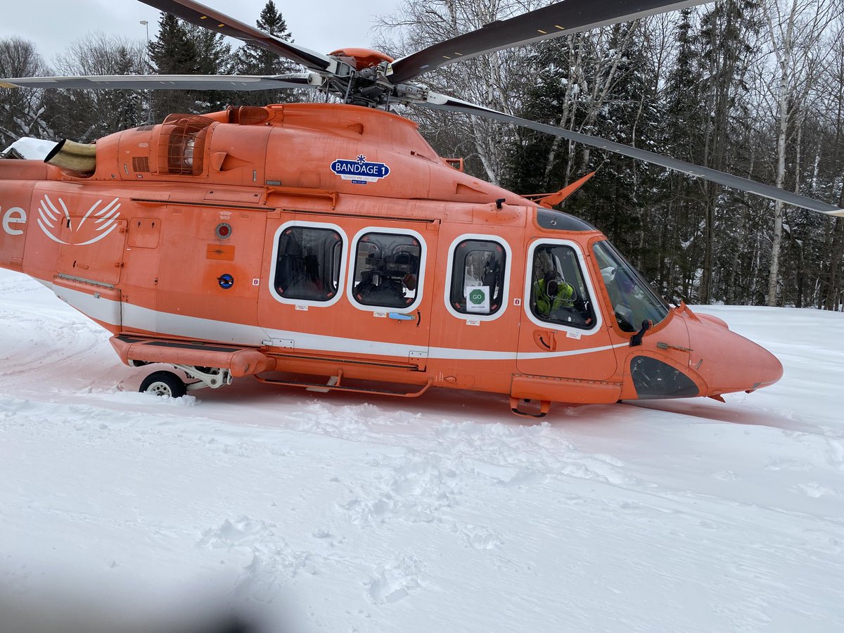 Hoverlover77's tweet photo. Halliburton Scene ⁦@LDO_Canada⁩ #firstresponders #airambulance ⁦@Ornge⁩ https://t.co/vLJ0224fWG