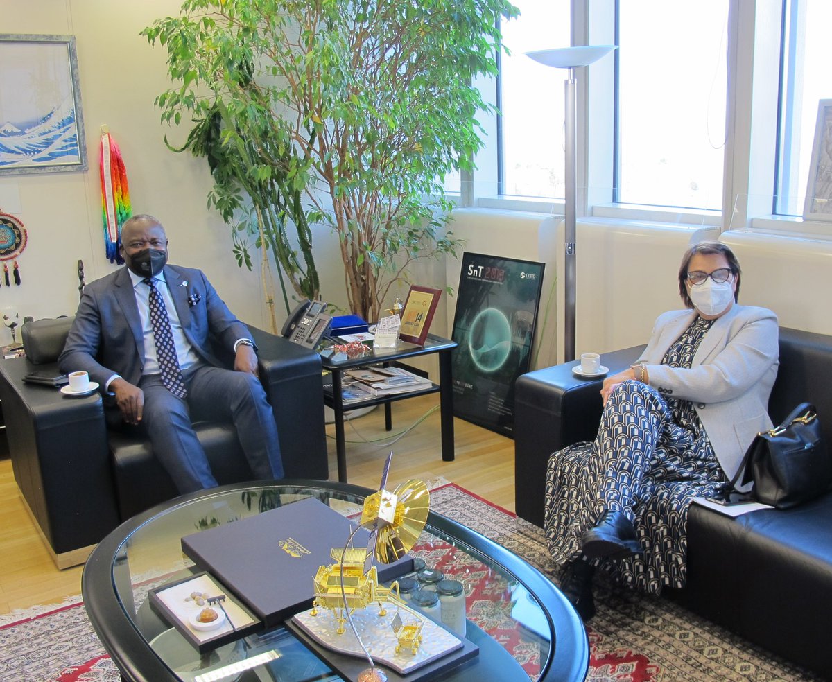 SinaZerbo's tweet photo. Reçu l’Astrophysicienne🇮🇹S. Di Pippo, Directrice Bureau #NationsUnies pr les Affaires #Spatiales @UNOOSA: Avons échangé sur coopération #TICE et l’application #TechnologiesSpatiales / problématiques de dévpt, (#Agriculture, #Santé , #Éducation, #ChangementClimatique & #Sécurité) https://t.co/YA555rk4sB