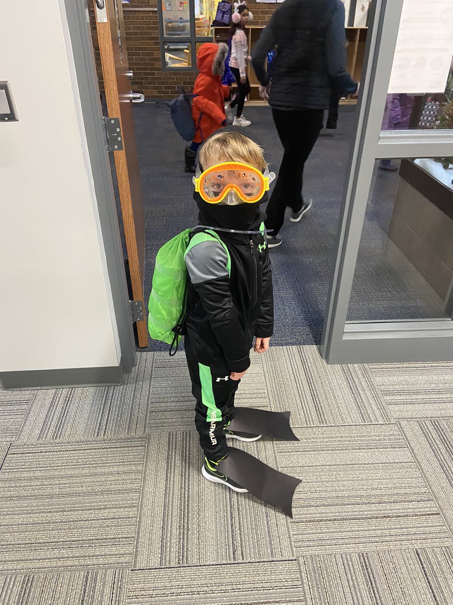 Scuba Steve is ready for Dress for Your Dream Job Day at Wilson! #isd761 #owatonnaproud #ilovetoreadmonth