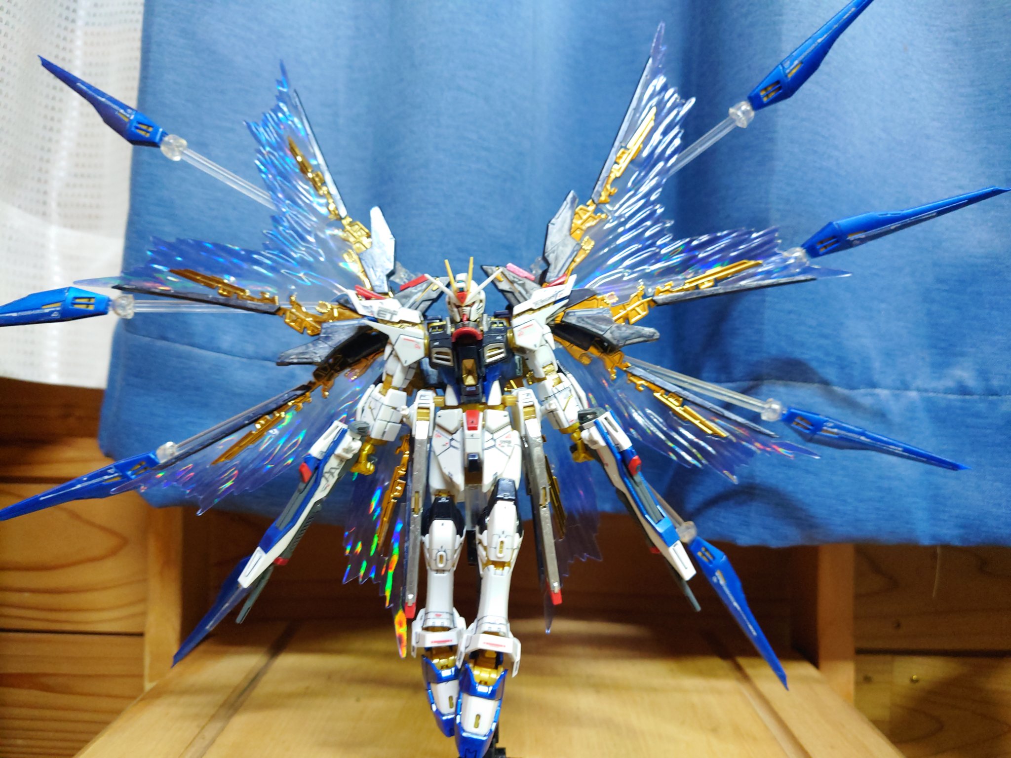モッサリまきお Rgストライクフリーダムガンダム用拡張エフェクトユニット 天空の翼 完成しました いやー スゴ 豪華絢爛とはこのことか ガンプラ プレミアバンダイ ストライクフリーダム T Co Z8dnecfw9h Twitter