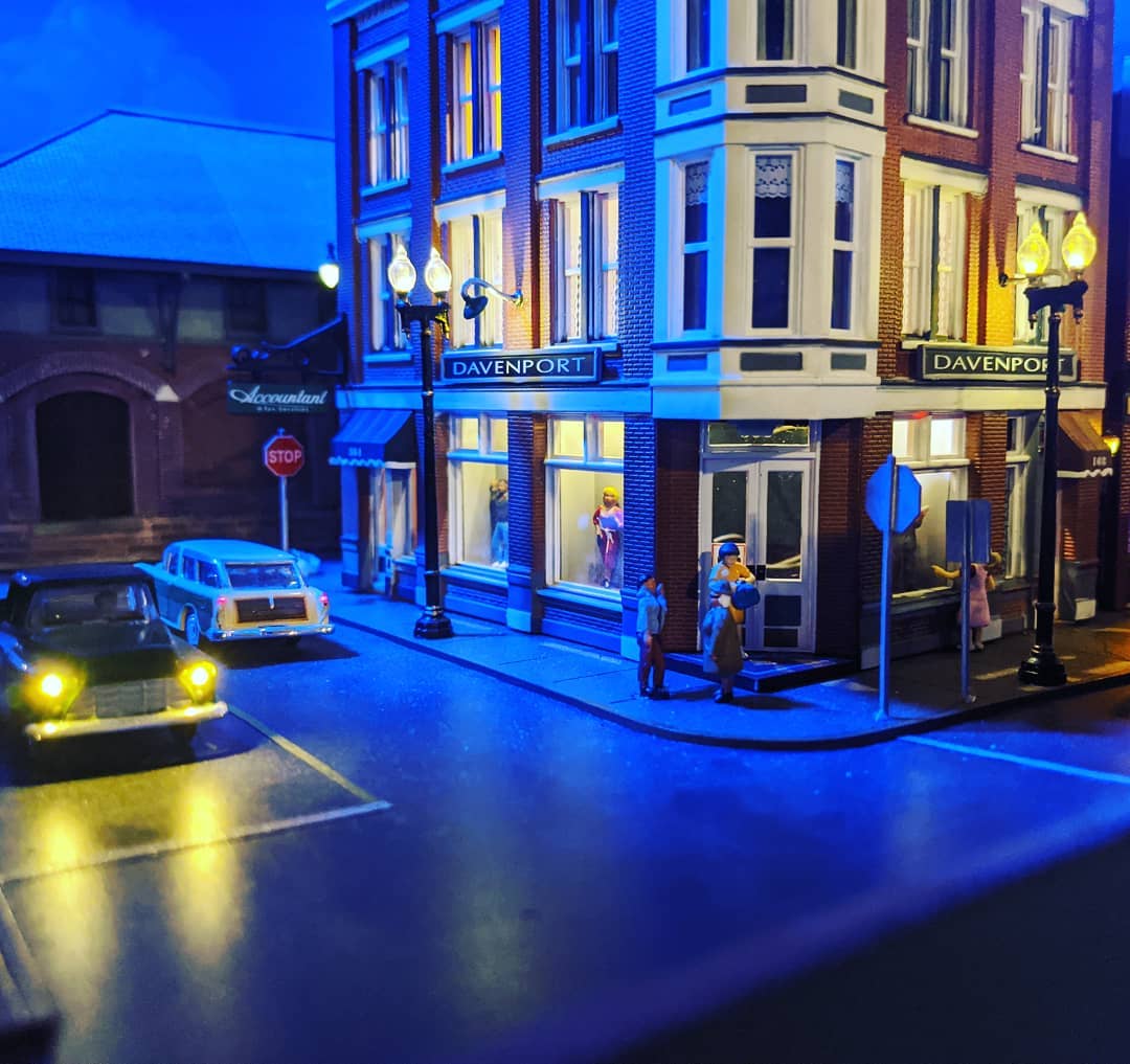 Woodland Wednesdays can get you wondering about future projects. We're wondering about and fascinated by the lighting in this photo. Don't see lighting like that often. Love it!
The image was shared by lkvmrrm on Instagram. Tag us for a chance to be featured. https://t.co/4c3WPDkDqi