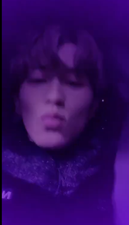 usertyong's tweet photo. mark lee literally adding color to my life https://t.co/SF8zQasncN