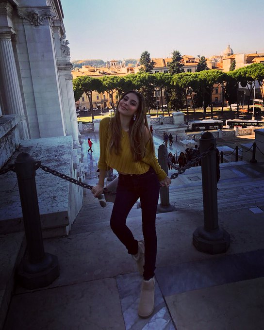 Ahh, 2017. Traversing through Europe with my skinny jeans, uggs and long hair combo. What a time to be