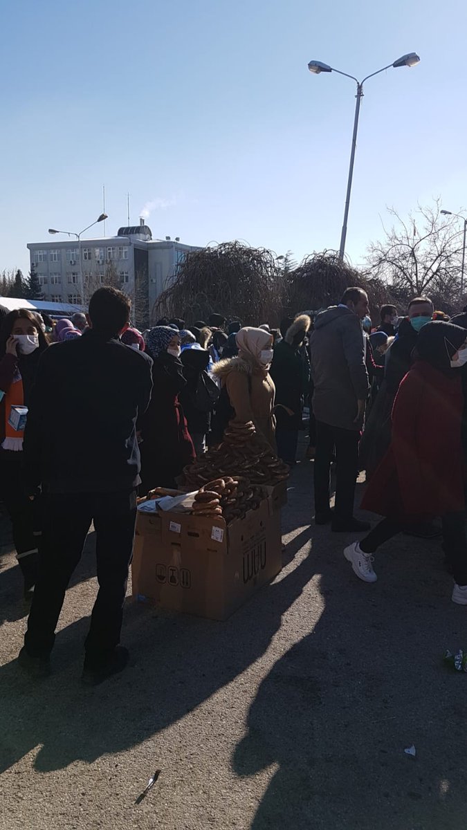 Soner32974412's tweet photo. #çocuklarsessiz bugün kongrede bizde vardık cumhurbaşkanımızın kendisine bizzat ulaşamasak da korumalarına 40 çocuğumuz sessiz beyin sapı ameliyatı olmayı bekliyor diye istediğimiz görüşme talebi mektubumuzu ilettik cumhurbaşkanına iletilme sözünü de aldık  @RTErdogan @tcbestepe https://t.co/y6dyS3EHIg